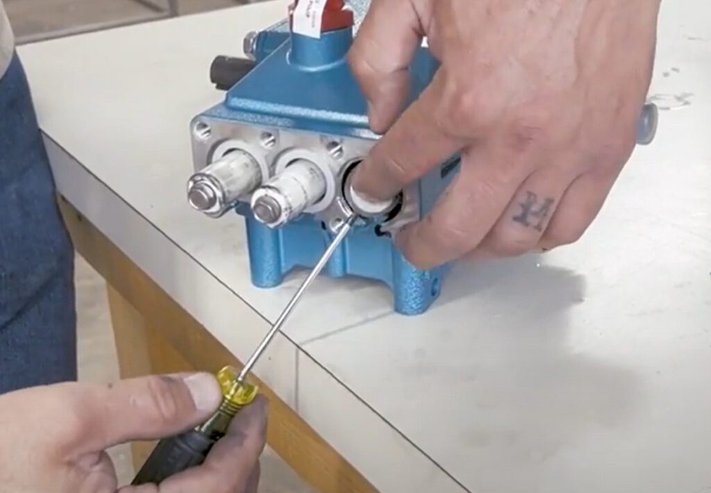 Removing the split washer.